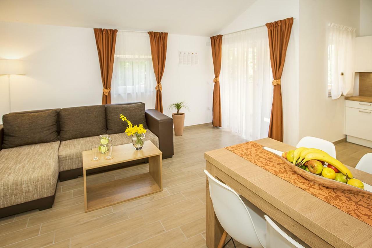 Residence Mediterraneo II 巴斯卡 外观 照片