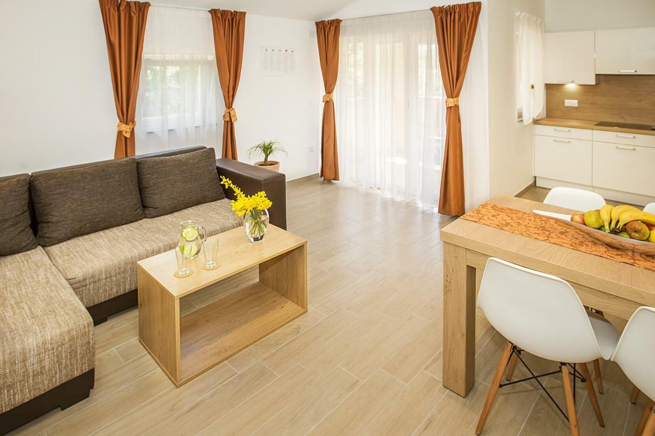 Residence Mediterraneo II 巴斯卡 外观 照片